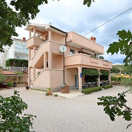 Apartments With A Parking Space Kornic, Krk - 415 المظهر الخارجي الصورة