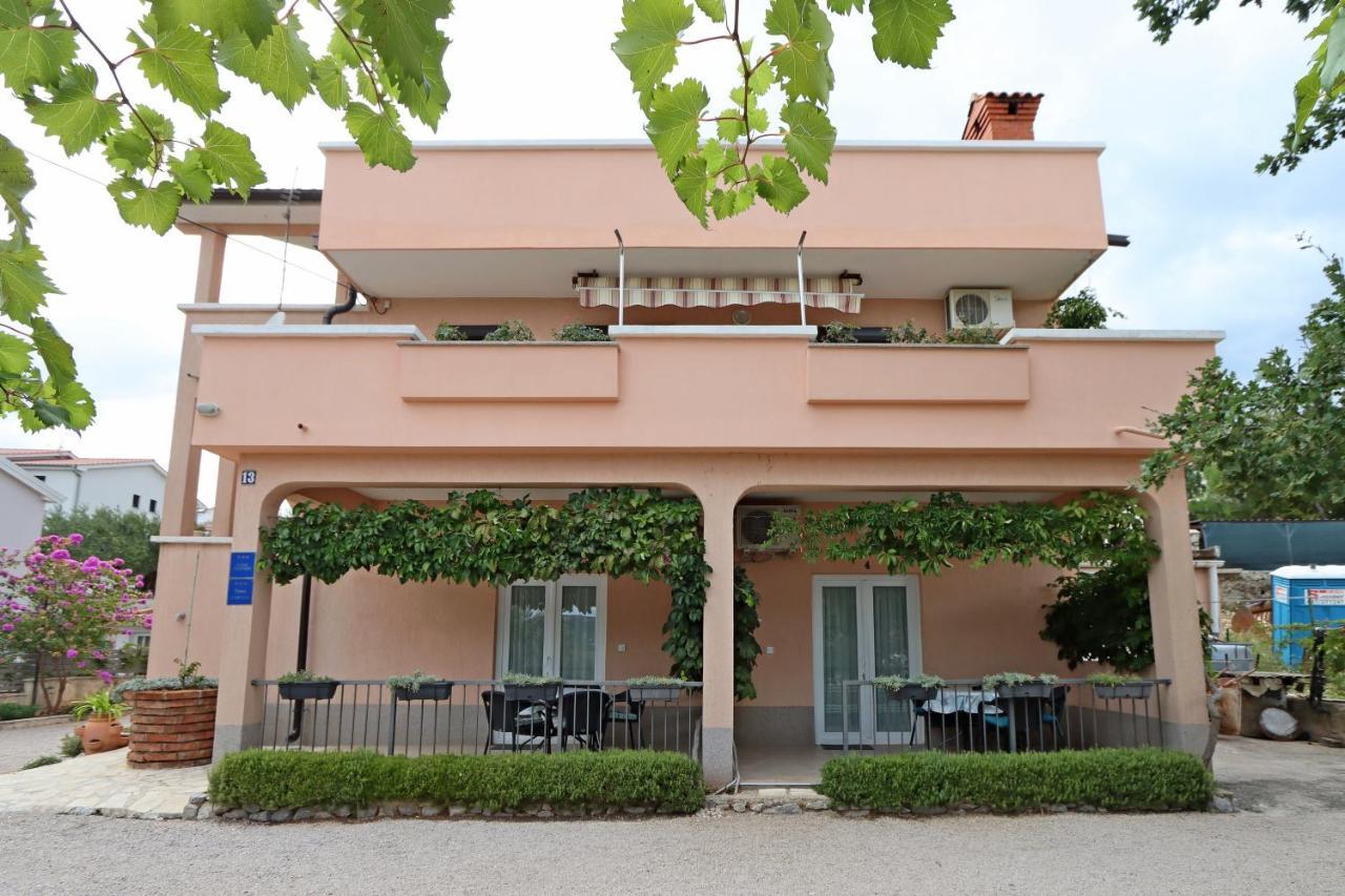 Apartments With A Parking Space Kornic, Krk - 415 المظهر الخارجي الصورة