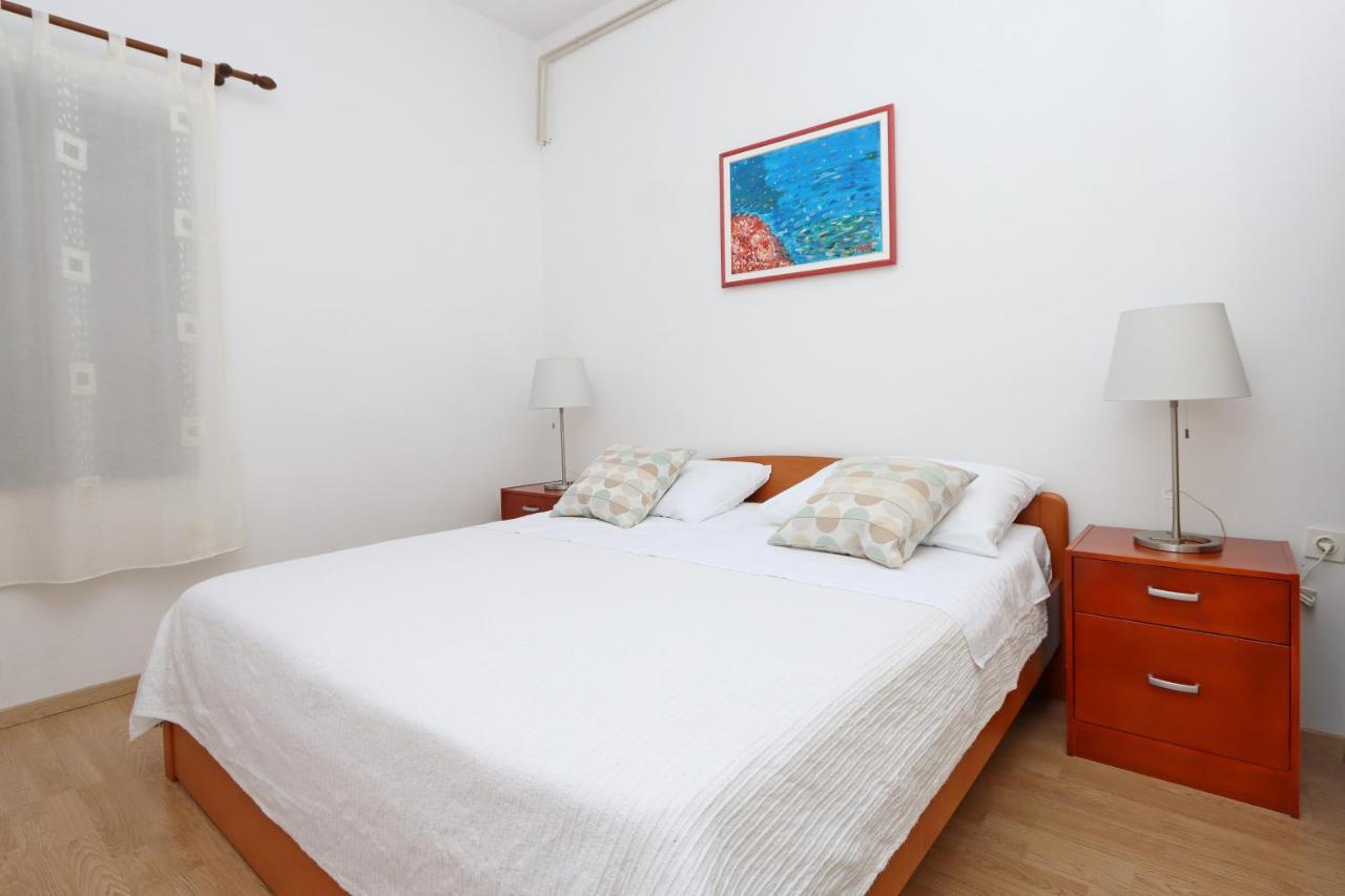Apartments With A Parking Space Kornic, Krk - 415 المظهر الخارجي الصورة