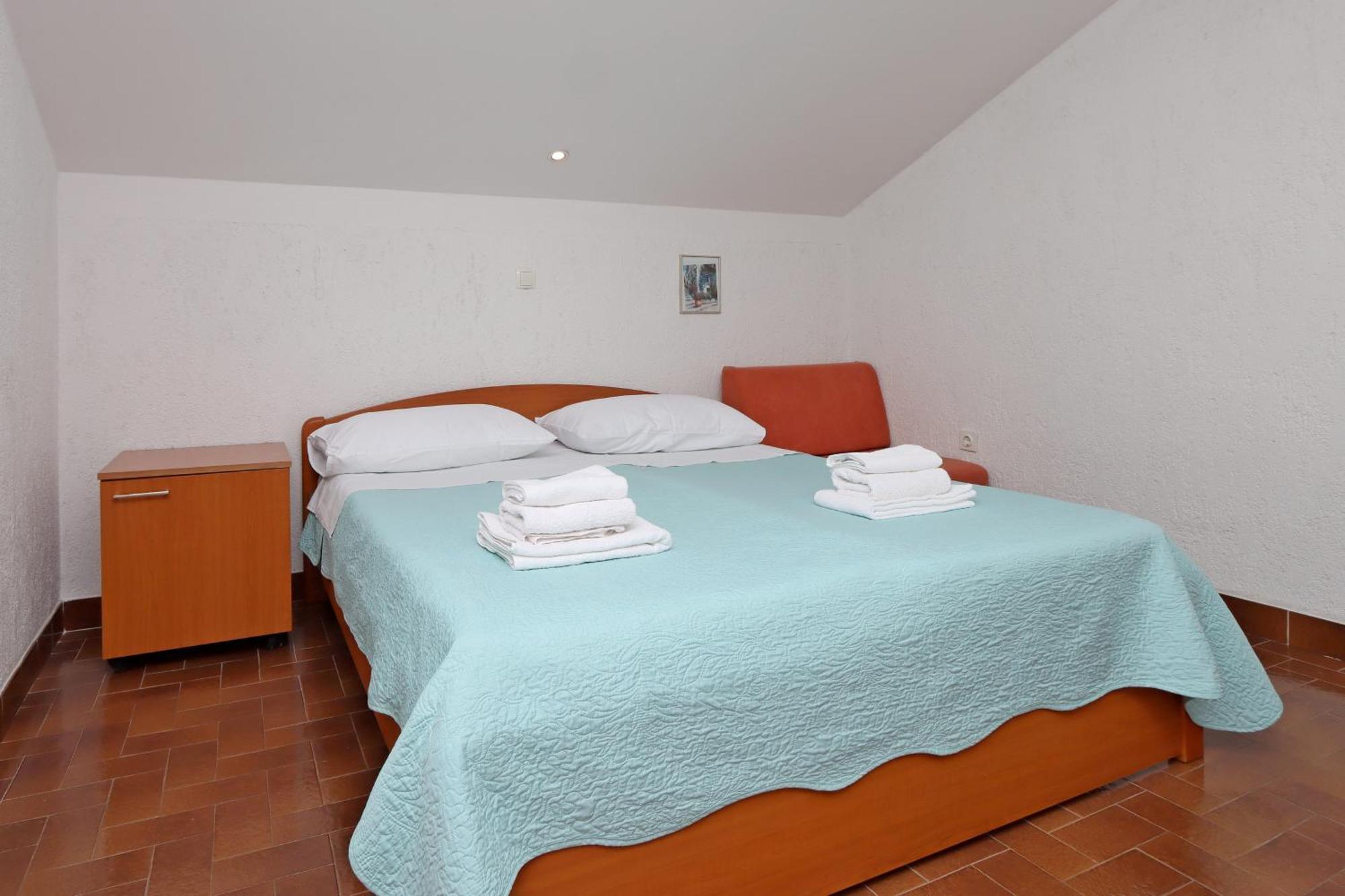 Apartments With A Parking Space Kornic, Krk - 415 الغرفة الصورة