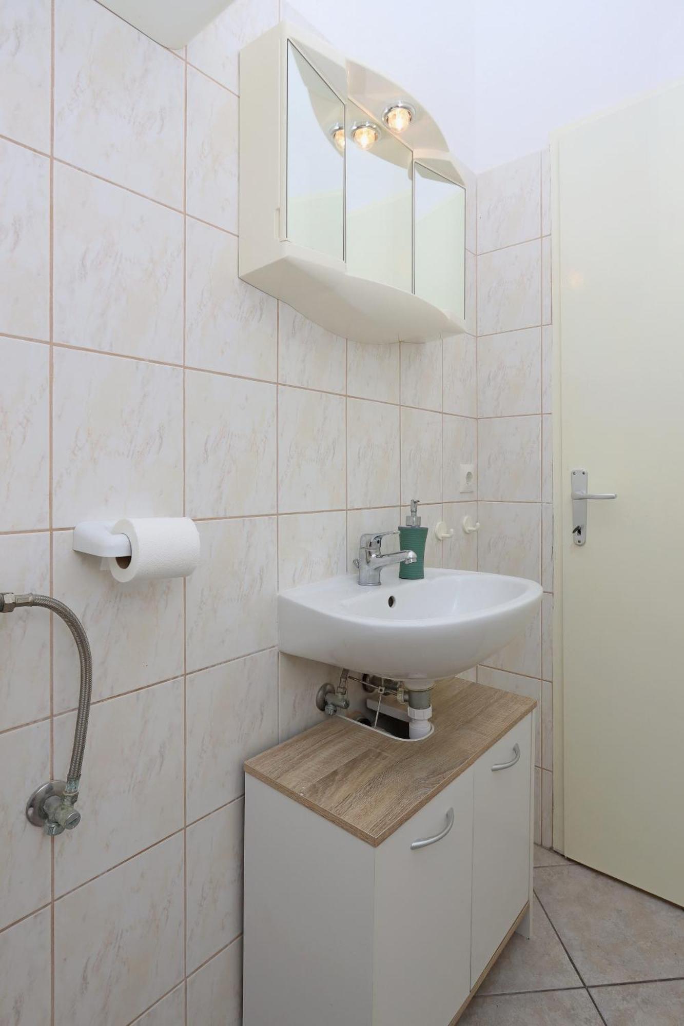 Apartments With A Parking Space Kornic, Krk - 415 الغرفة الصورة
