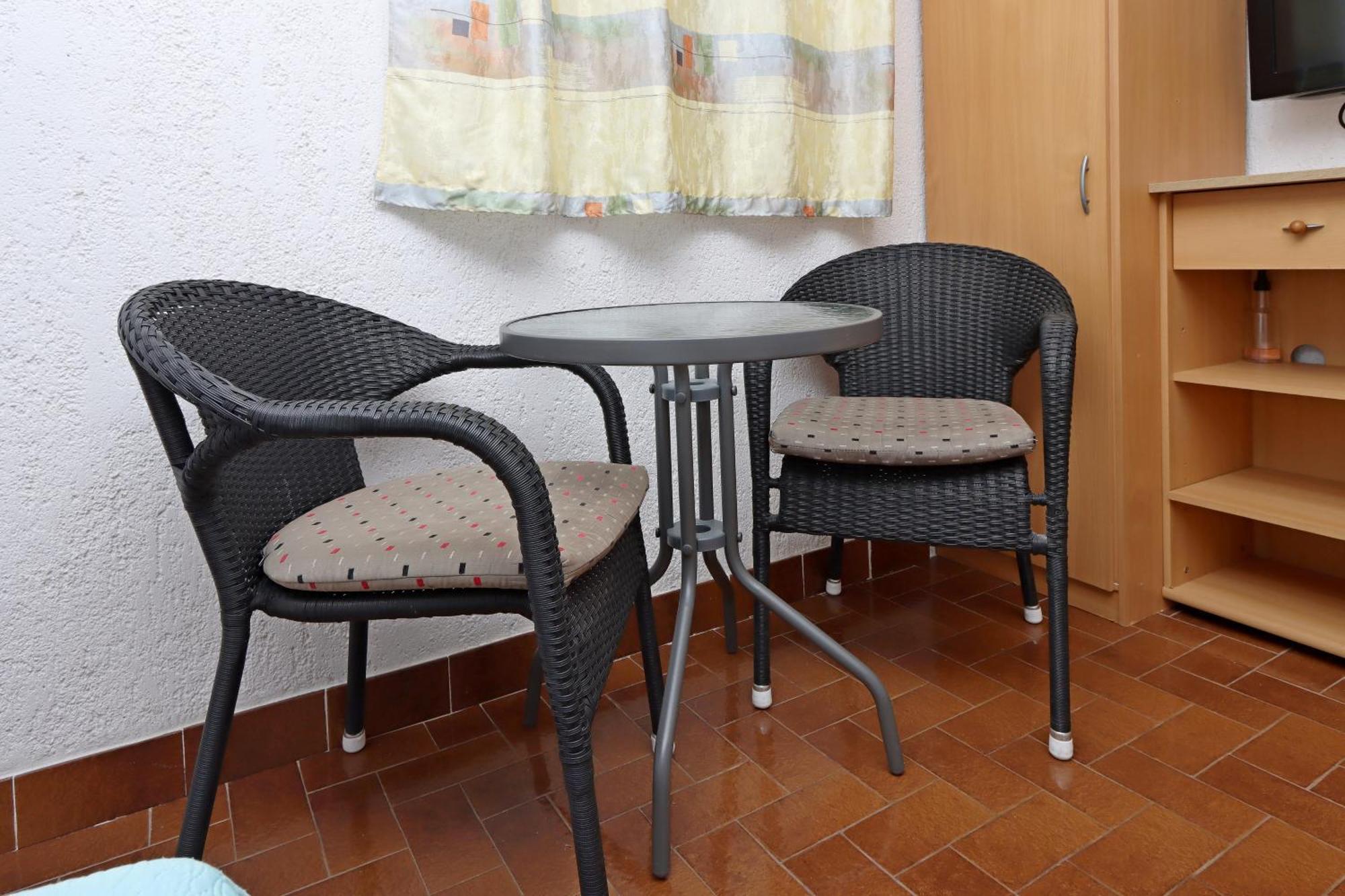 Apartments With A Parking Space Kornic, Krk - 415 الغرفة الصورة